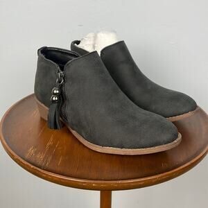 Brinley Co Kizzy women’s black ankle bootie size 6.5 new in box